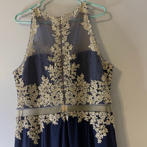 Formal long dress - Picture 4 of 4